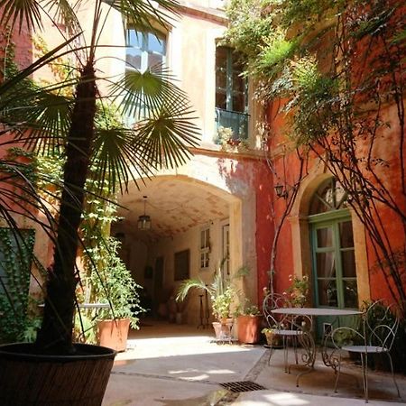 Rue Du Chateau Tarascon Exteriör bild